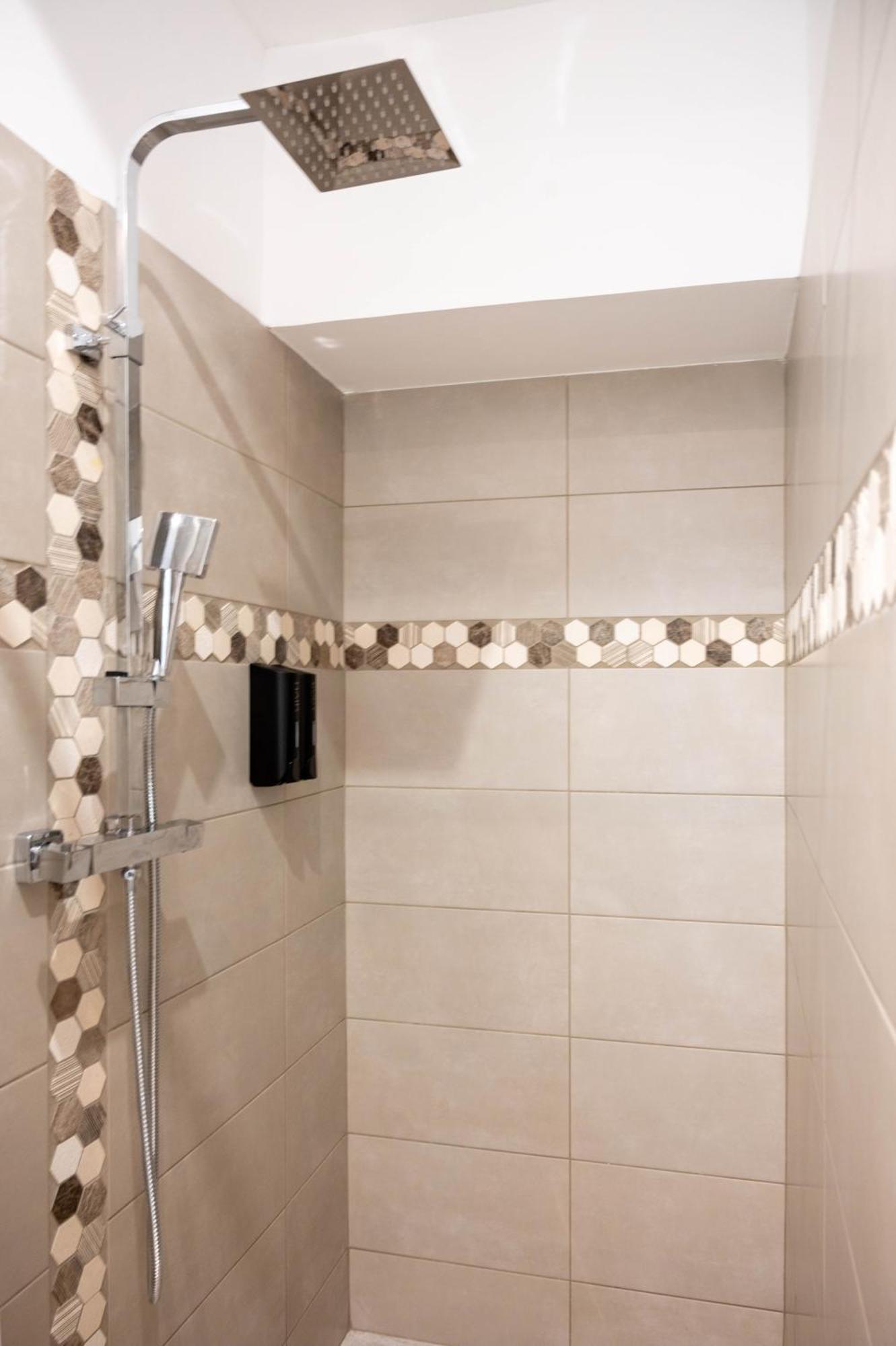 Apartment A 5 Min De L' Aeroport Et Toutes Commodites